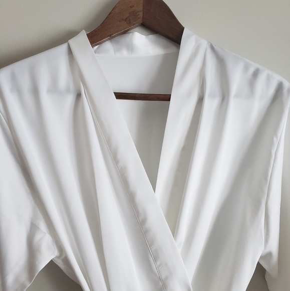 White Lace Bridal Robe - Picture 4 of 6